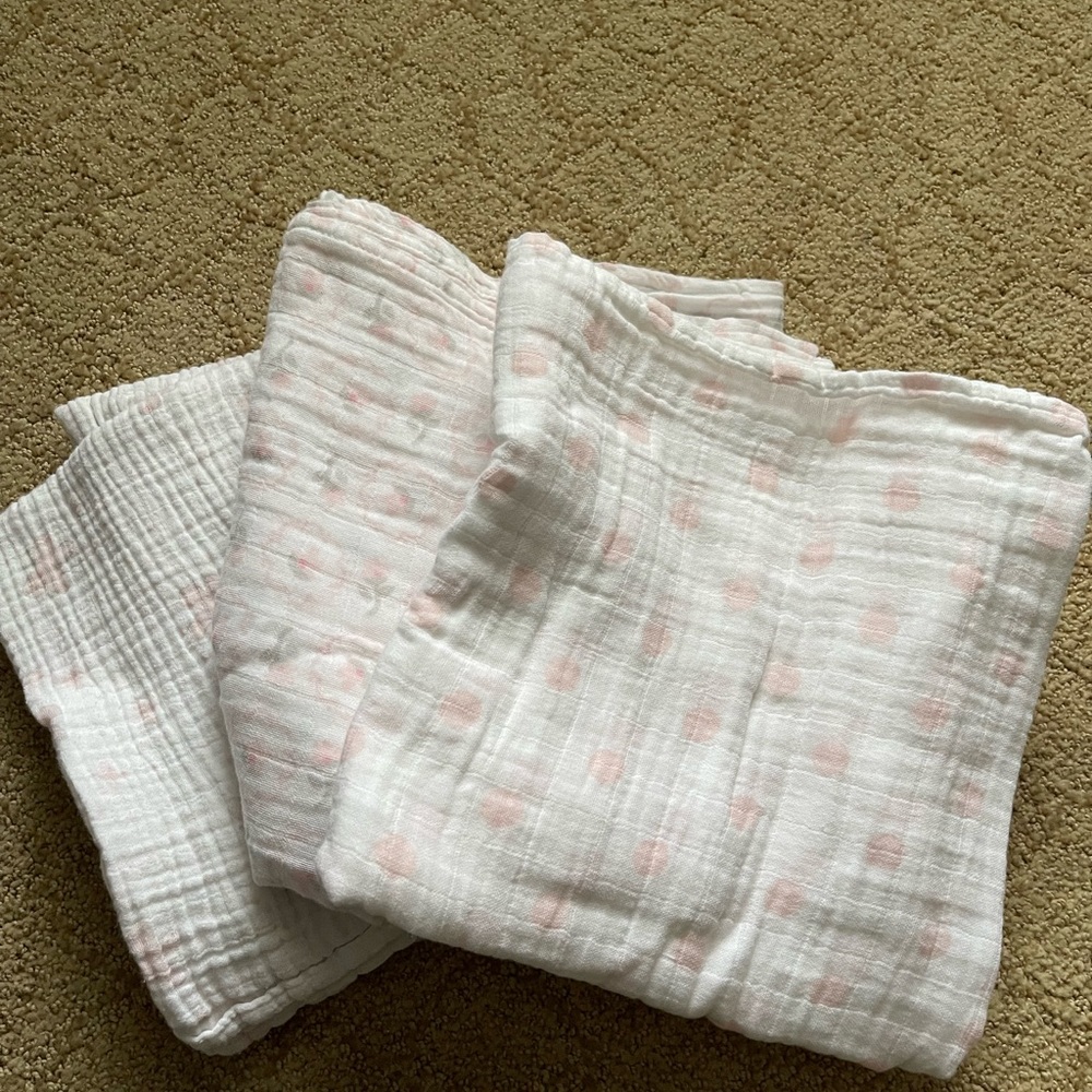 Swaddle Designs pink & white muslin receiving blankets